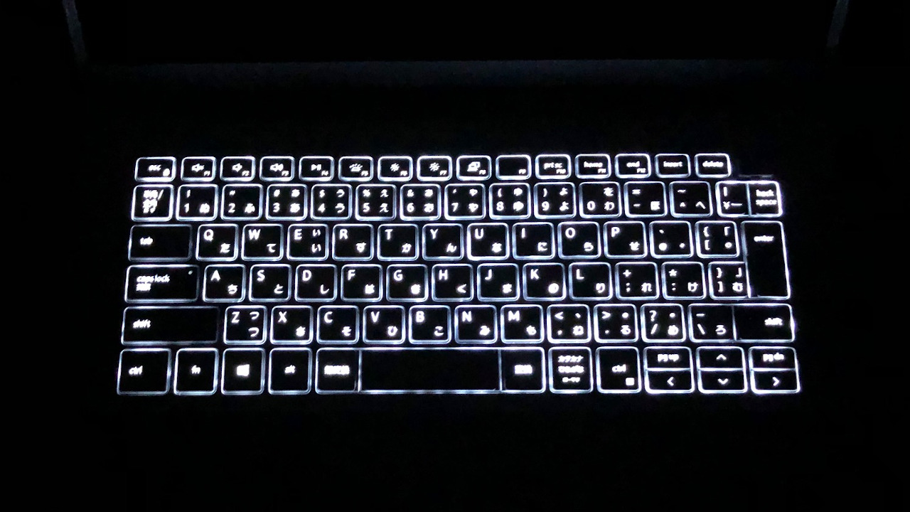 Dellノートパソコン キーボードのバックライト実際の見え方 きにさーち